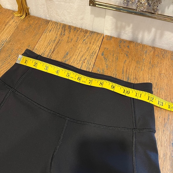 ❣️🖤 LULULEMON Athletica – Legging capri noir taille 4 - Picture 3 of 8